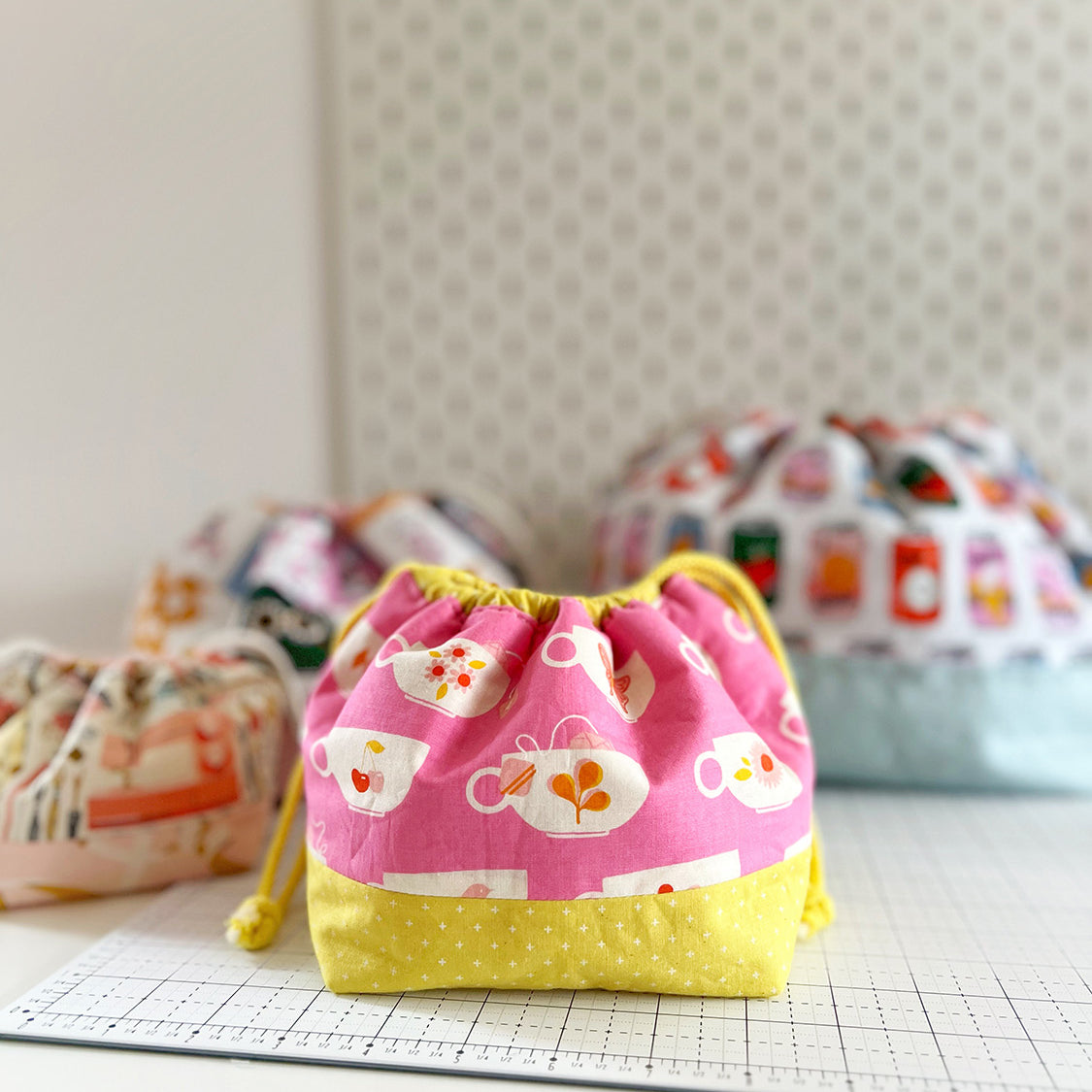 Divided drawstring pouch pattern
