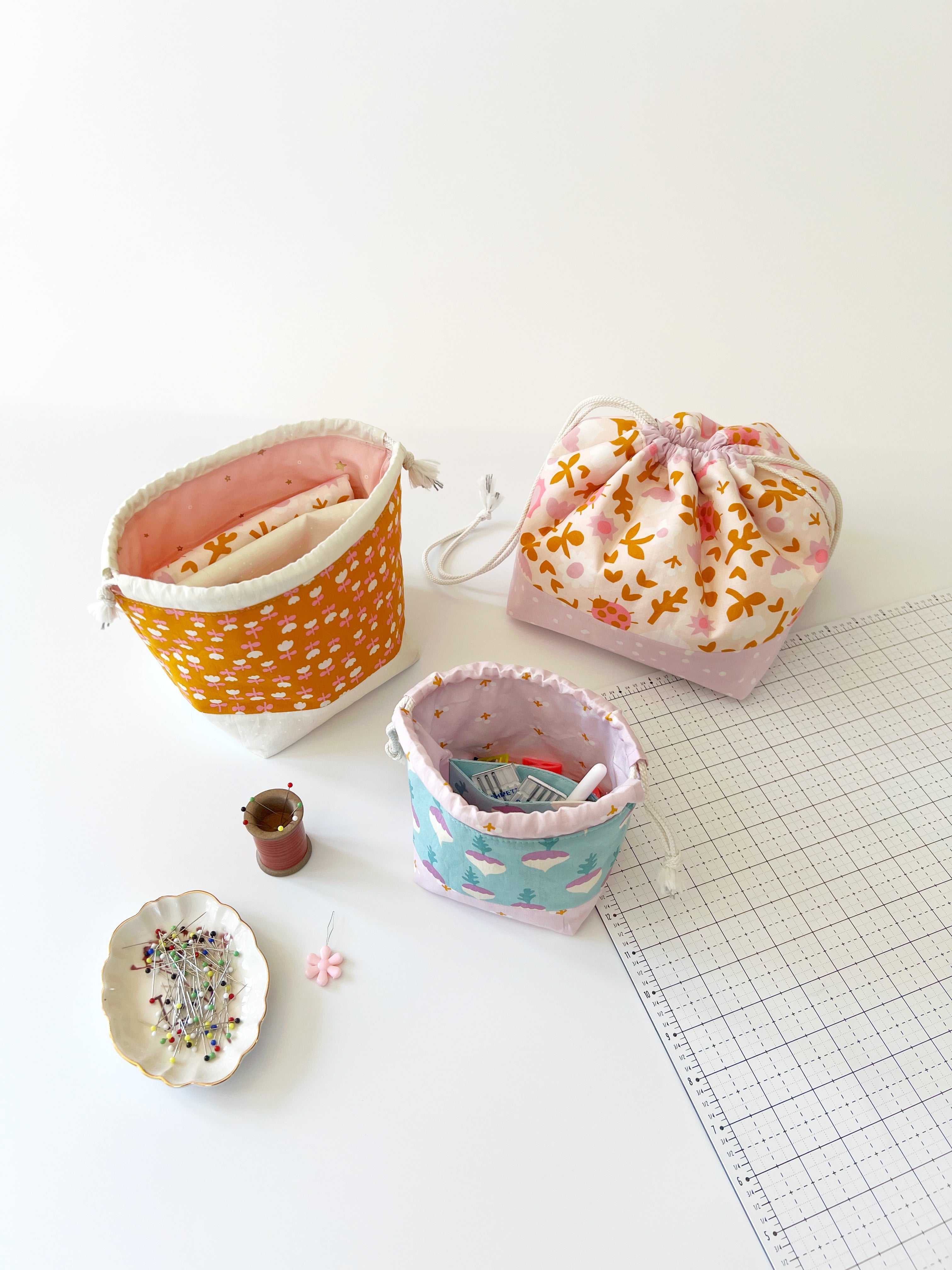 Divided drawstring pouch pattern